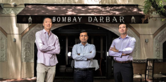 Solomon Hwang, Anil Agrawal y manager Derek Werinsky BOMBAY DARBAR -